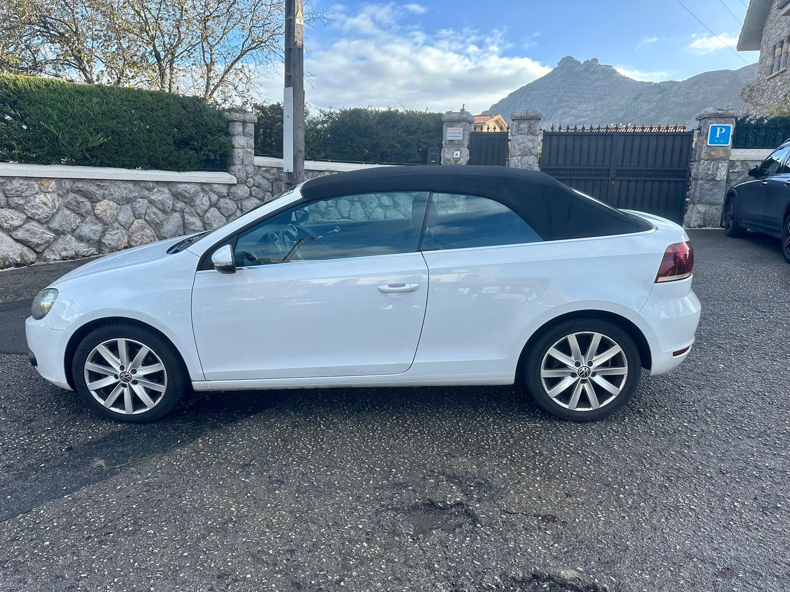 VOLKSWAGEN GOLF CABRIO 2.0 TDI 140 CV • 2011 • 249.000 km - Imagen 13